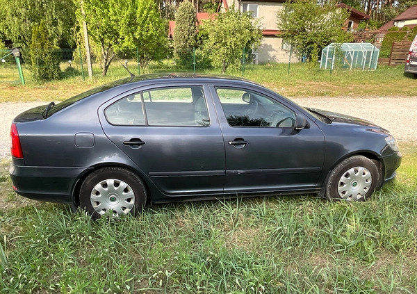 Skoda Octavia cena 21900 przebieg: 114000, rok produkcji 2009 z Piastów małe 67